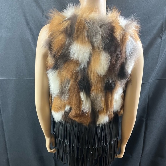 🎊Fox Fur Vest with Faux Leather Fringes🎊 - Picture 2 of 9